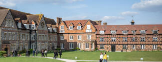 Voyages linguistiques en Grande-Bretagne pour un adolescent - Bradfield College - Reading